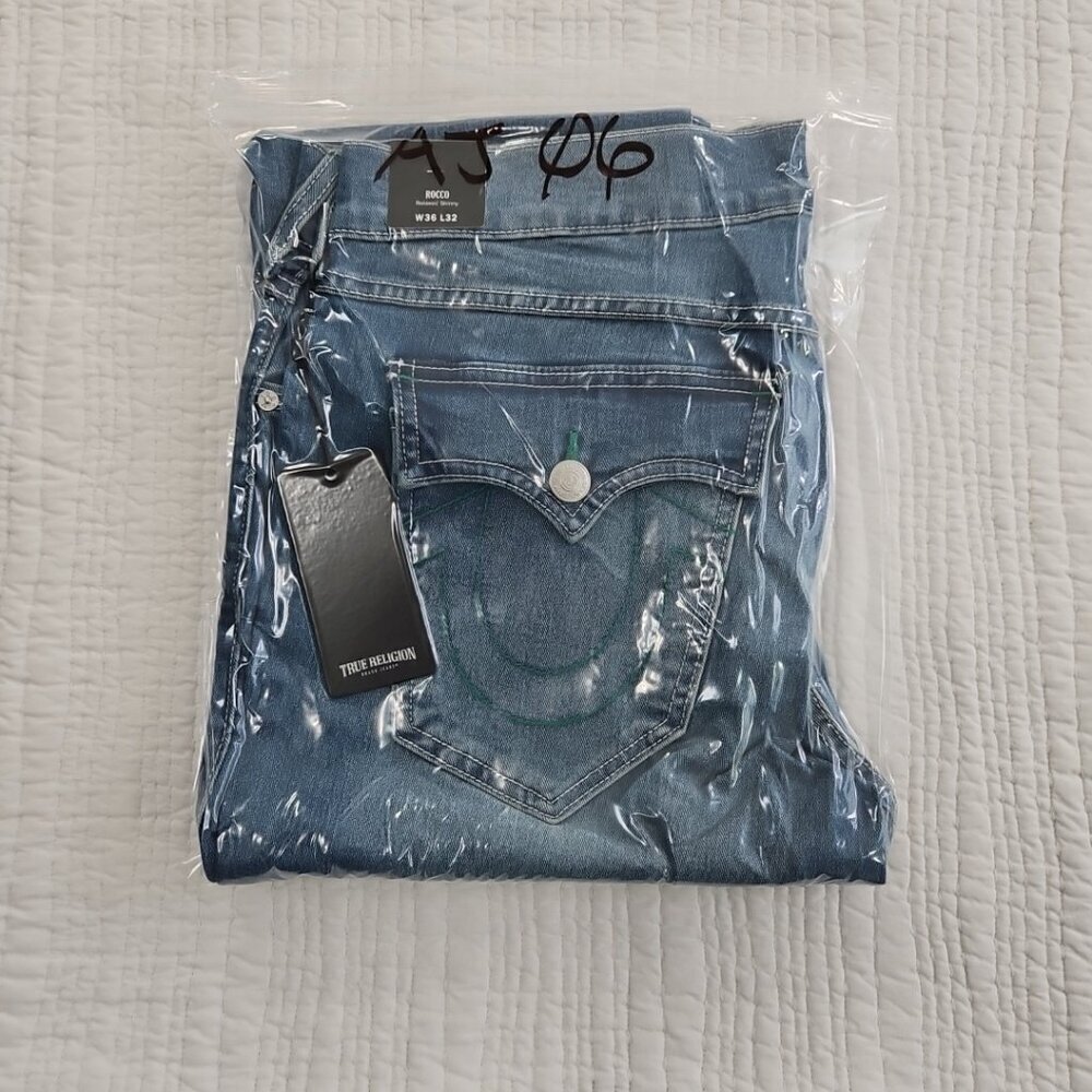 NWT True Religion Rocco Jeans Men's 36x32 Light Relaxed Flap Pocket Green Stitch - Picture 15 of 15